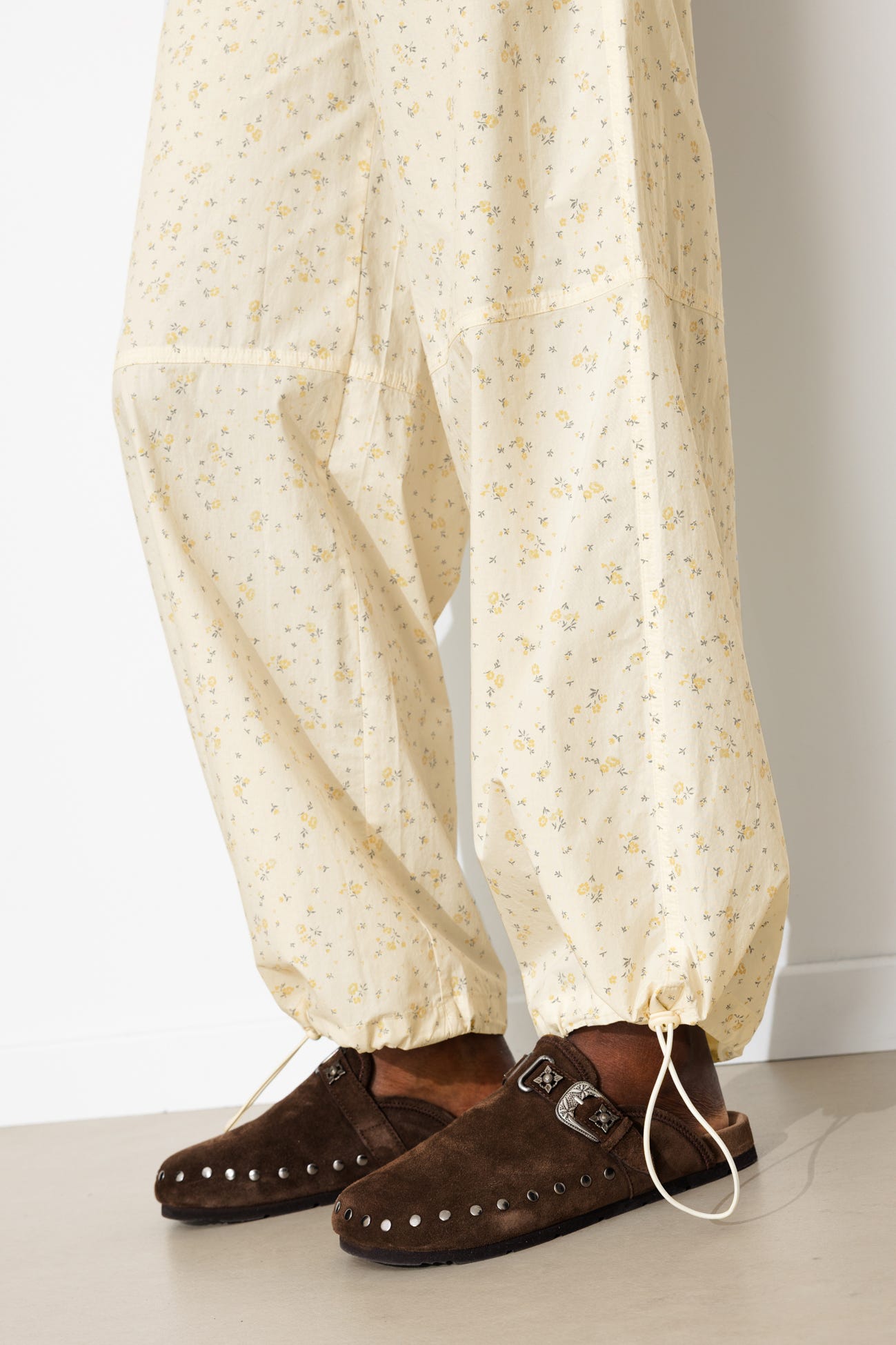 Pantalon parachute fleuri 