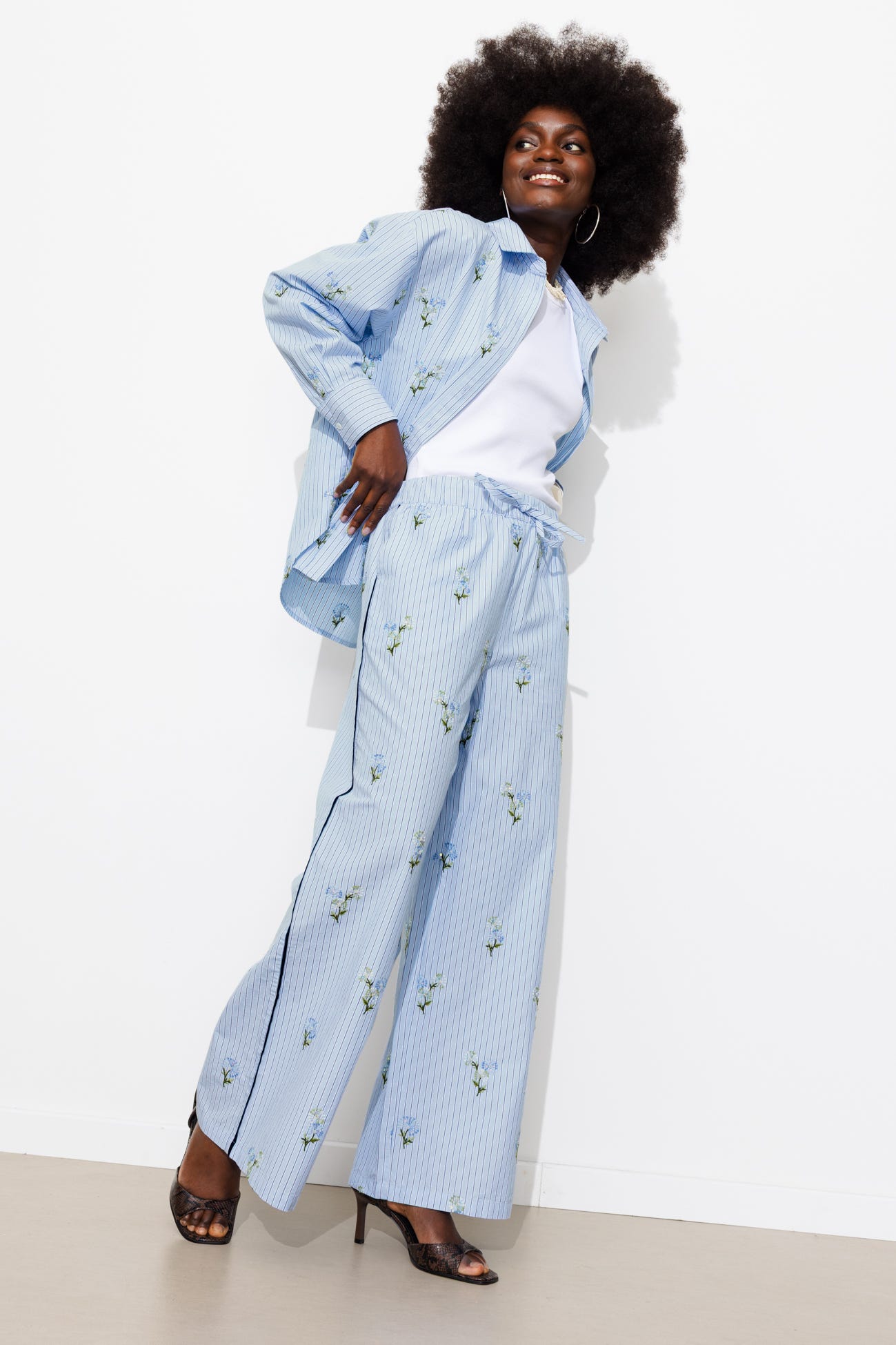 Pantalon rayé brodé Femme