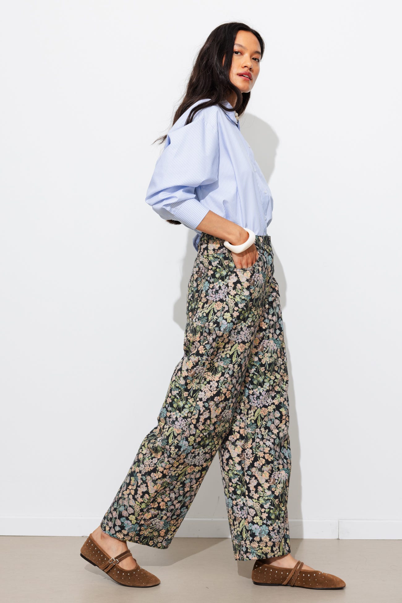 Weite Blumen-Jacquardhose