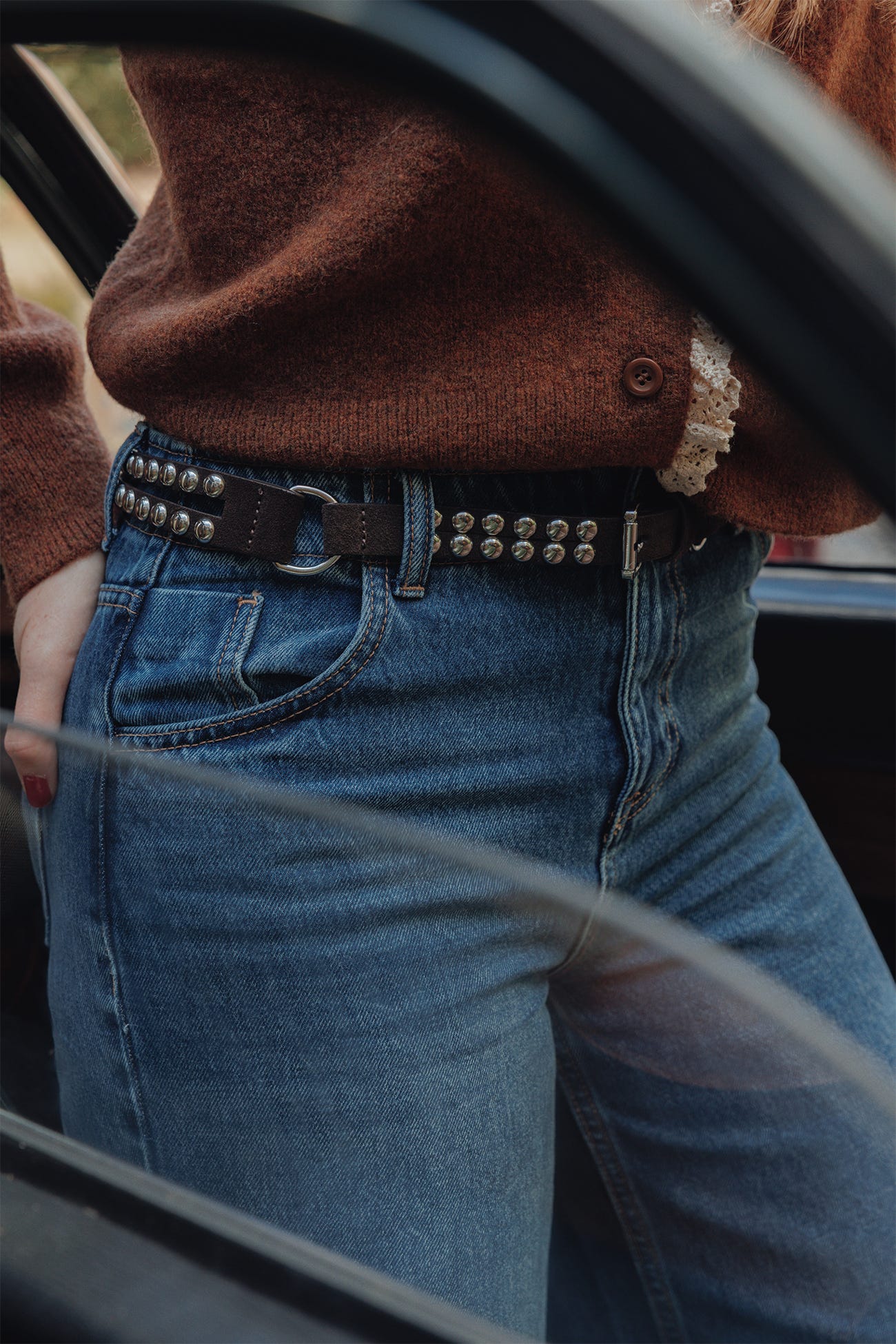 Ceinture cloutée en cuir suédé