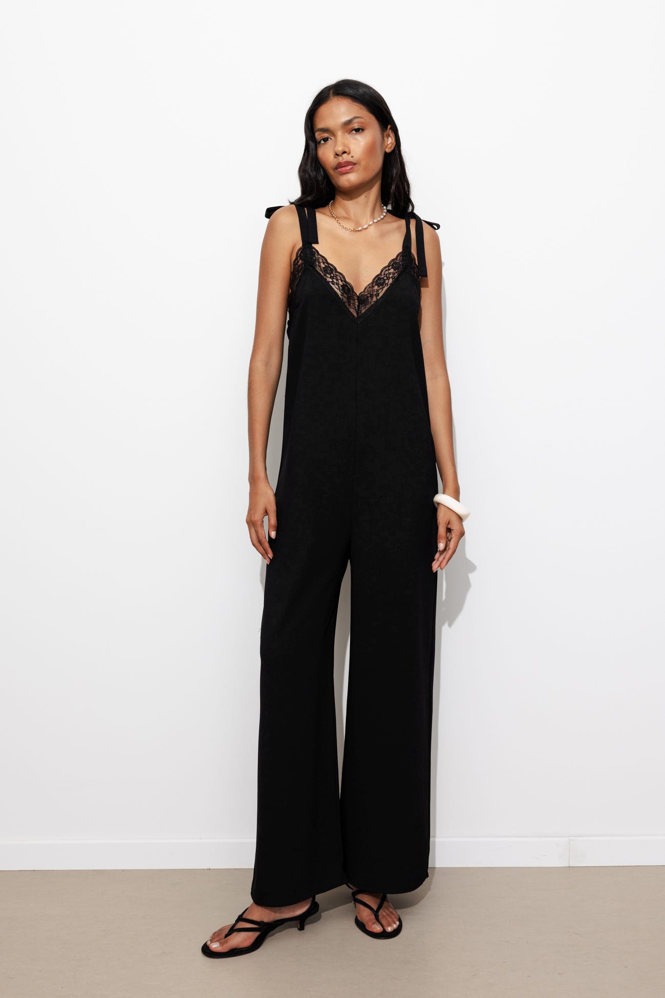 Combi-pantalon détail dentelle
