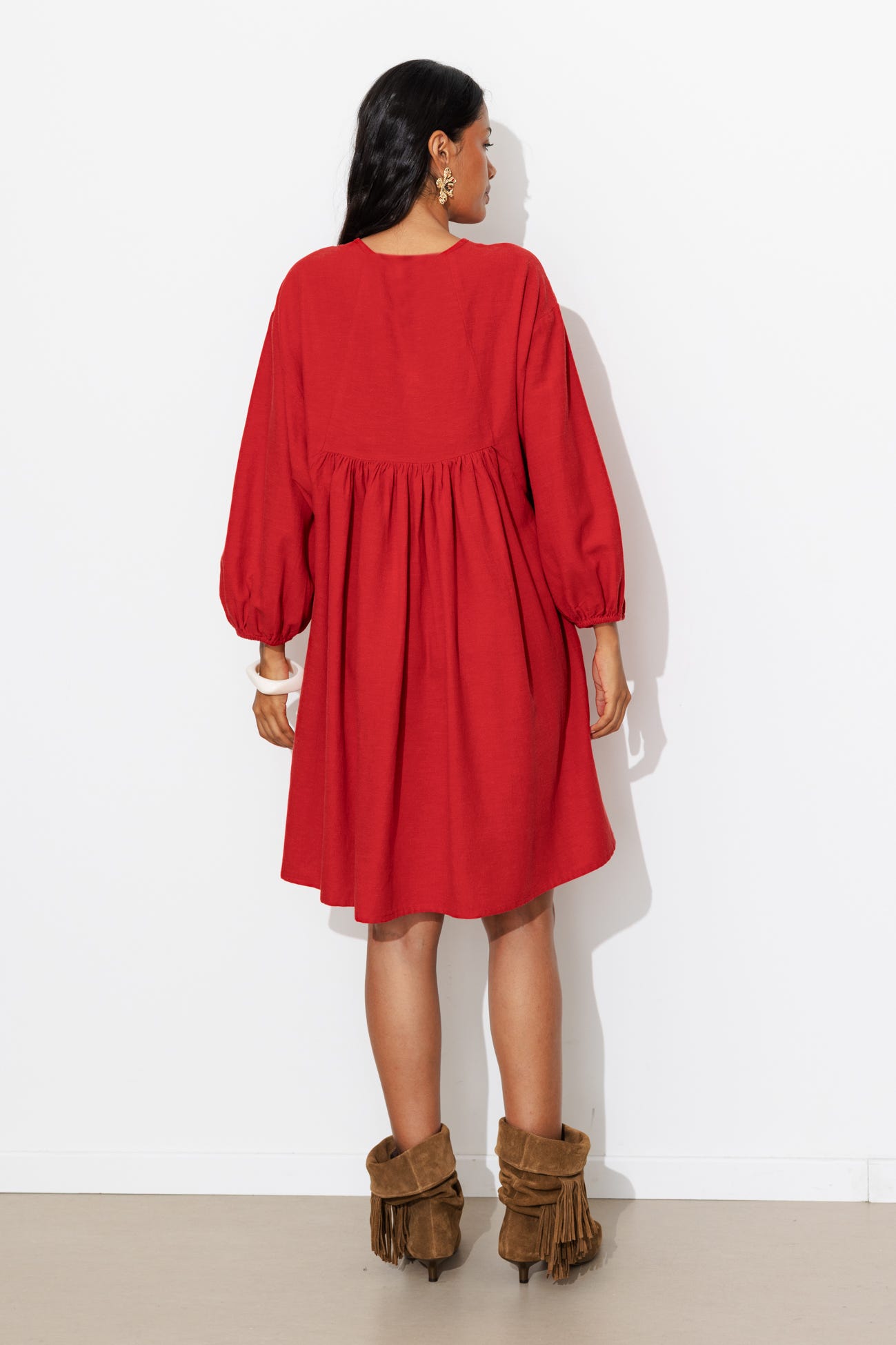 Robe courte brodée Femme