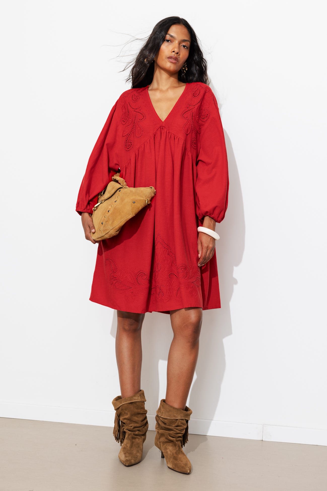 Robe courte brodée Femme