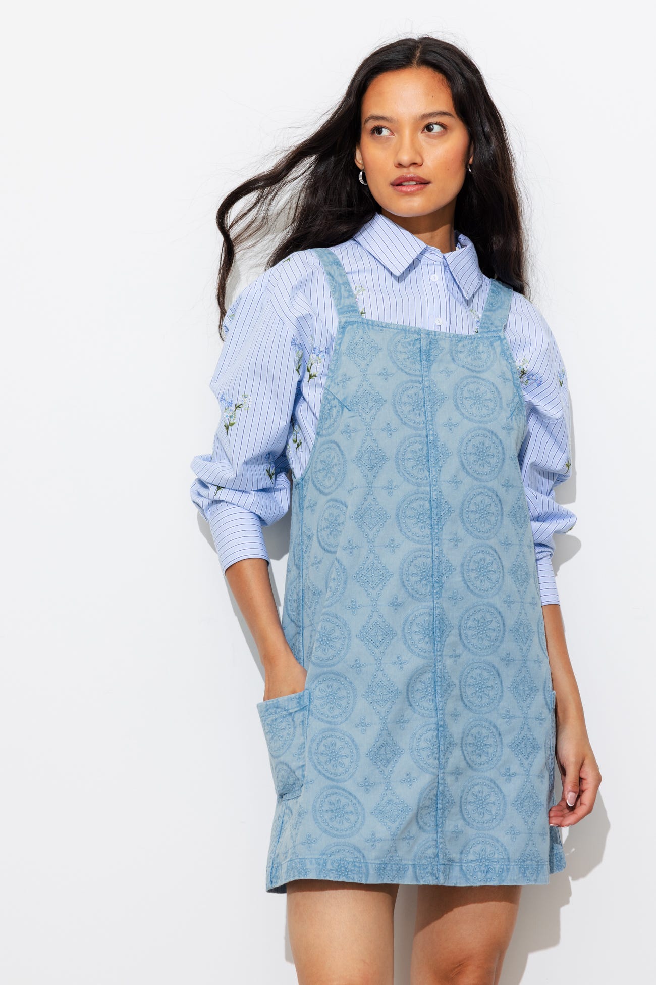 Vestido peto bordado
