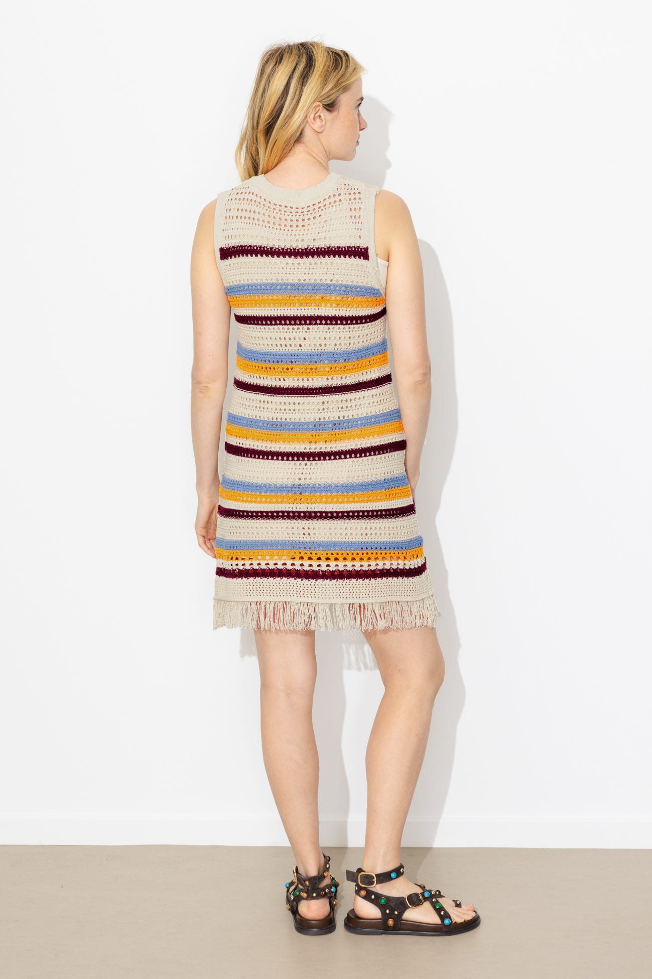Robe rayée en crochet frangé