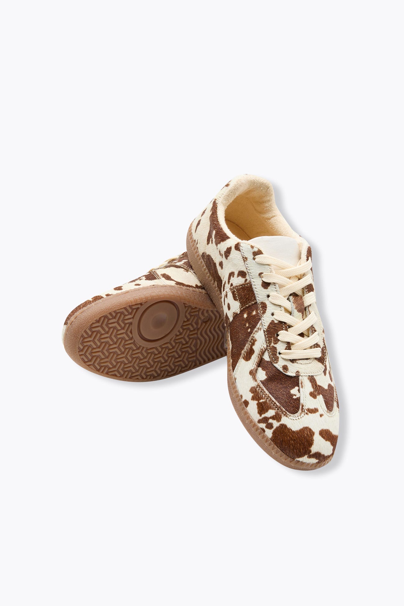 Baskets en cuir motif vache