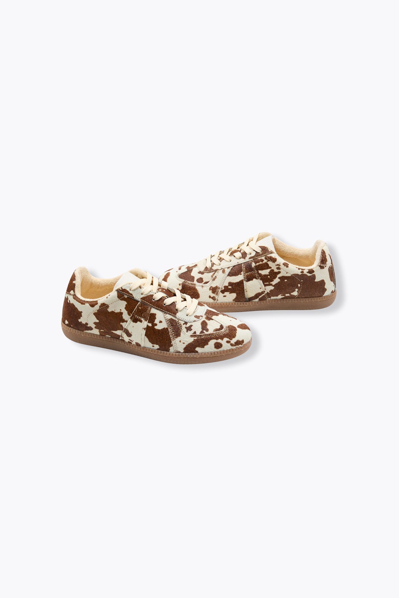 Baskets en cuir motif vache
