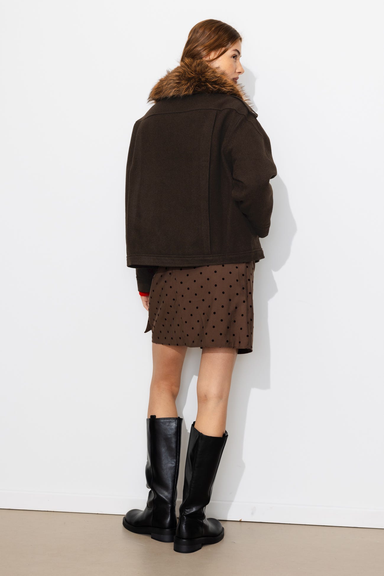 Manteau court à col montant