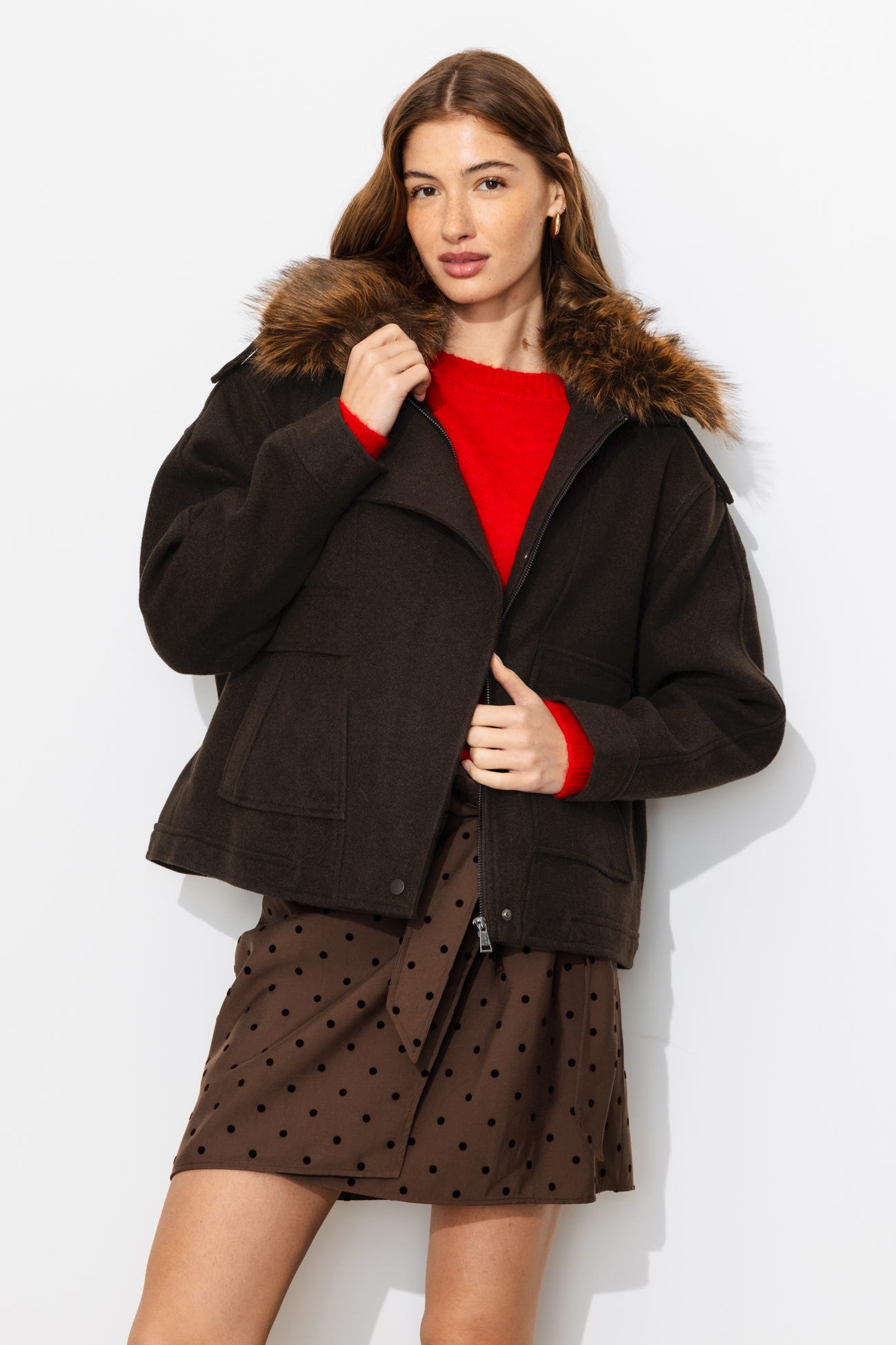 Manteau court à col montant