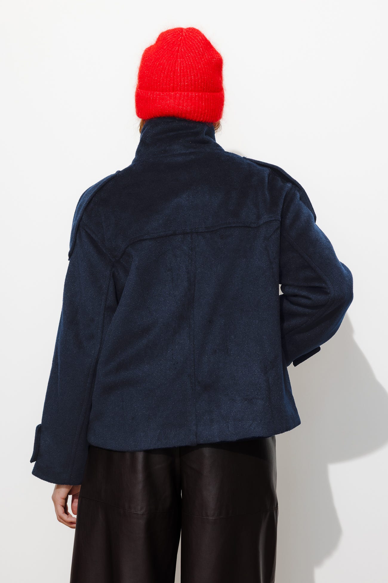 Manteau court et doux Femme
