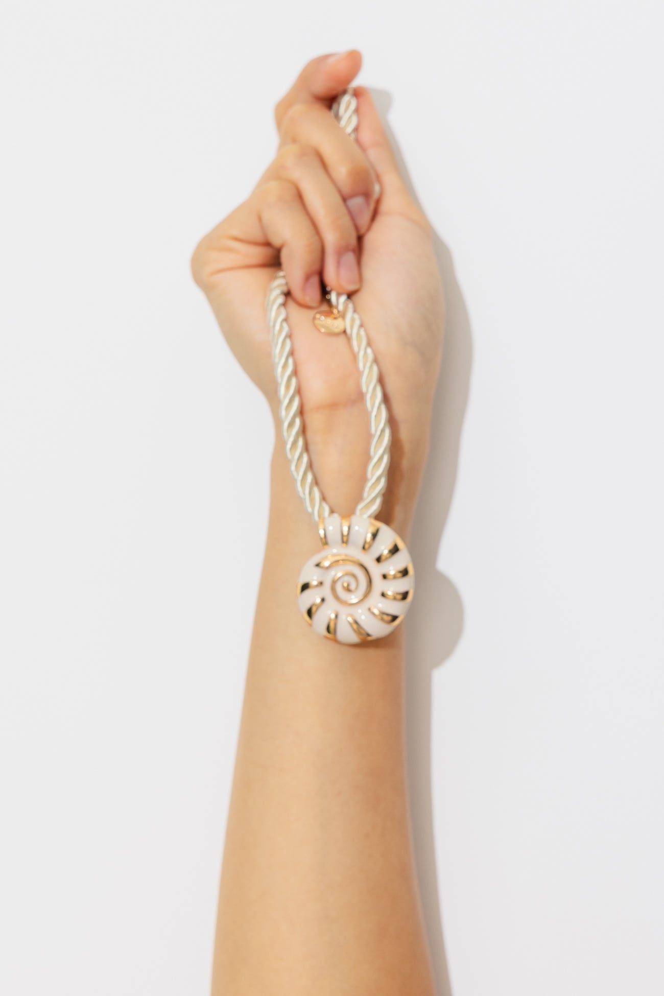 Collier cordon & coquillage