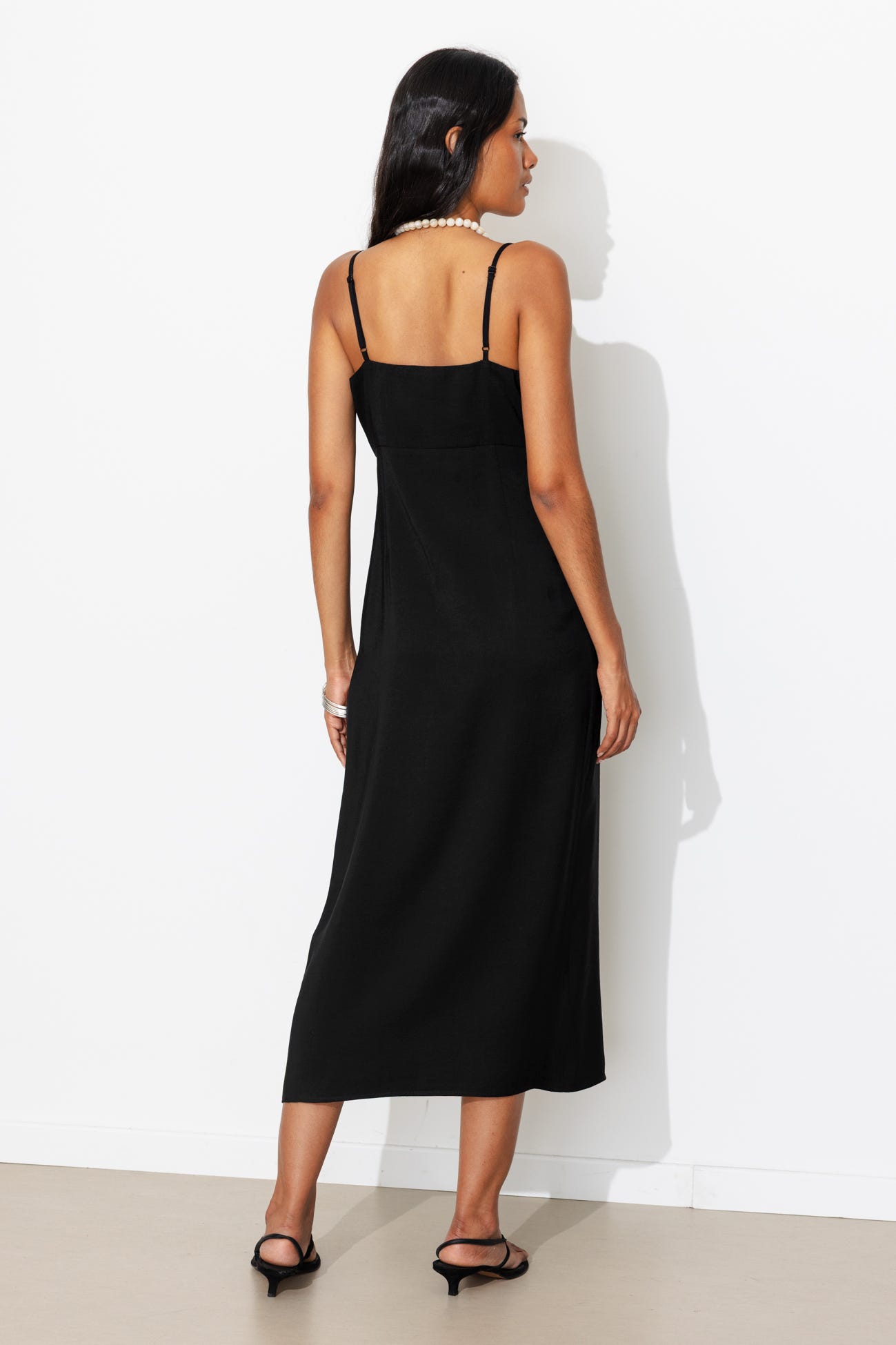 Robe longue à fines bretelles
