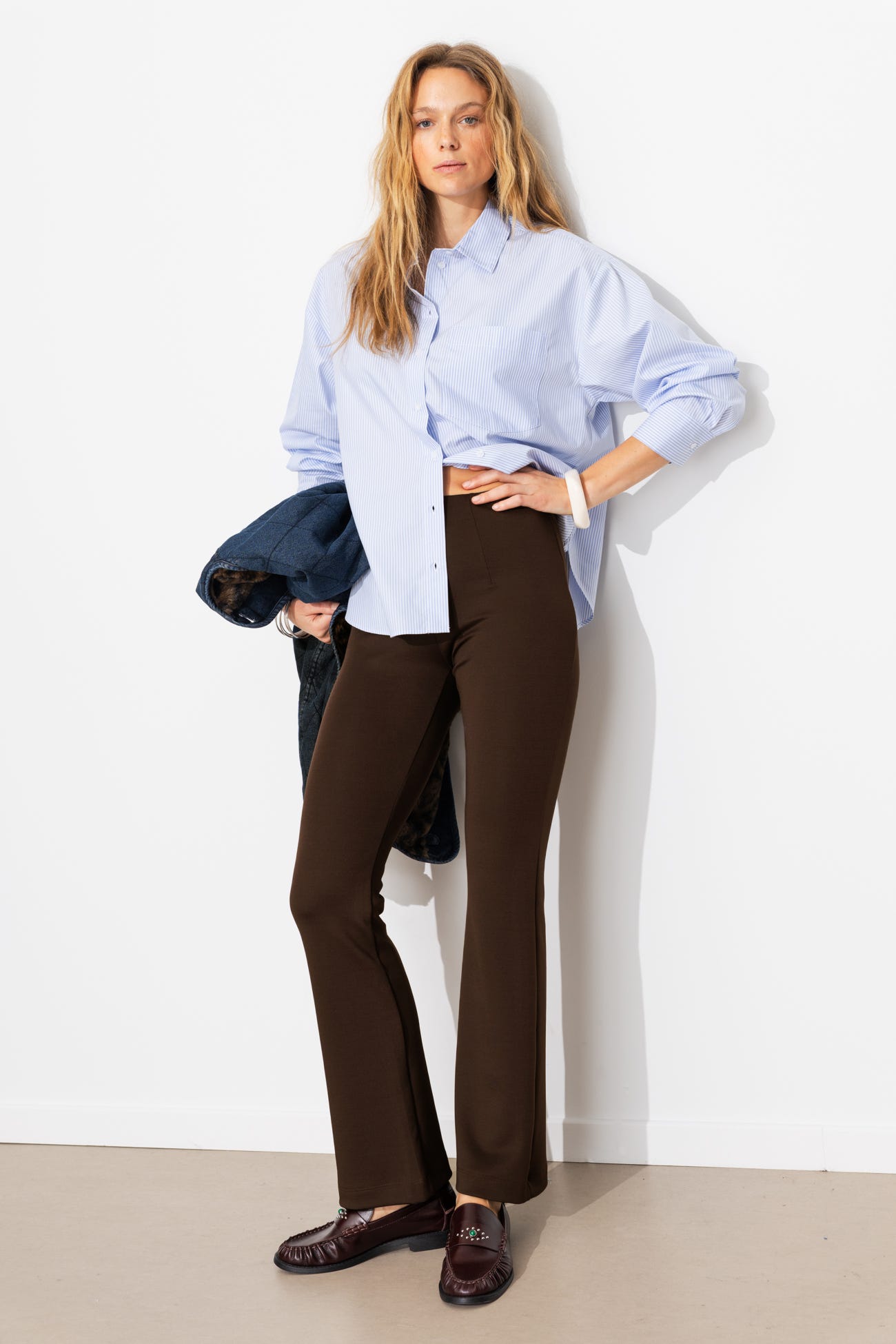 Pantalón flare punto