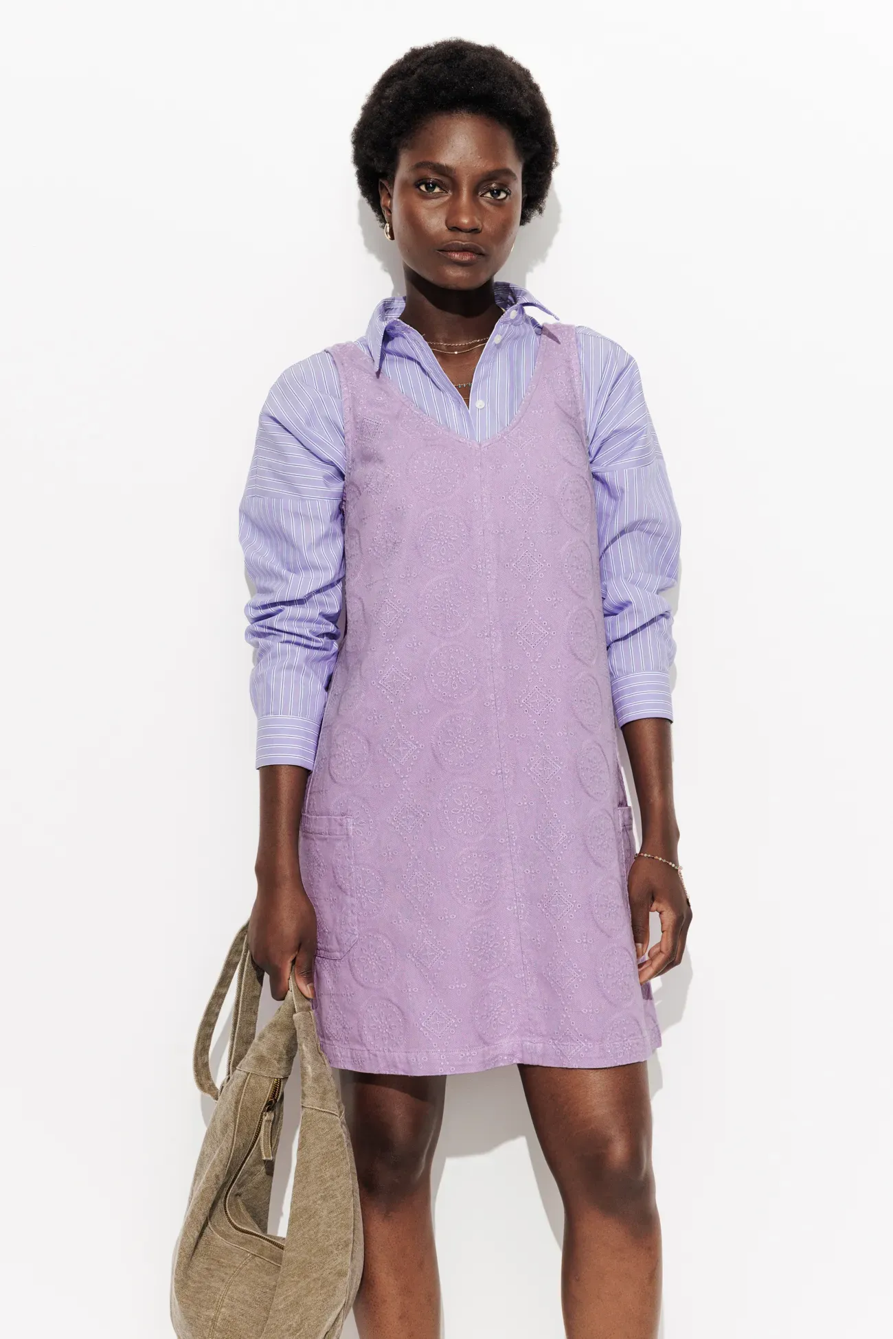 robe courte brodée femme